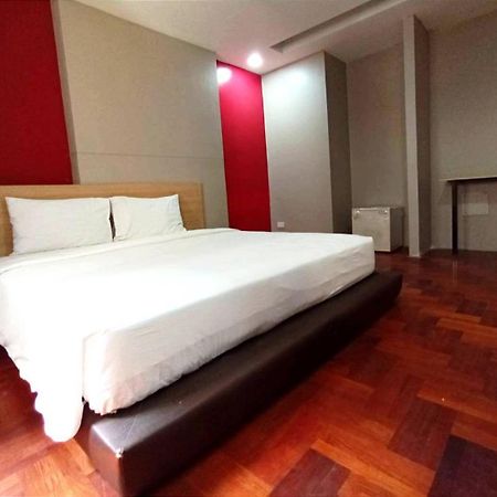 Go Inn Silom Bts Surasak X โกอินน์ สีลม บีทีเอส สถานีสุรศักดิ์ Bangkok Buitenkant foto