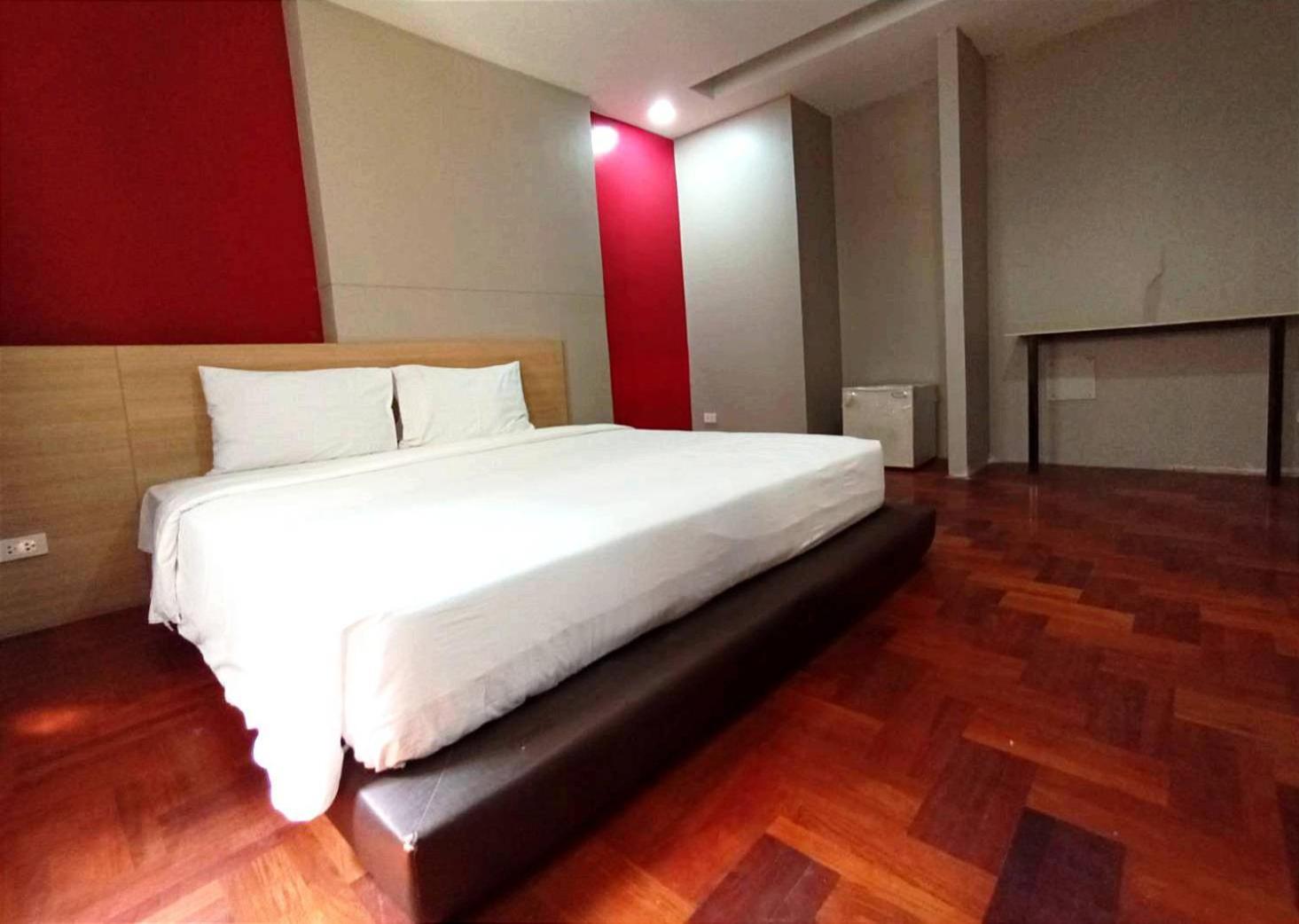 Go Inn Silom Bts Surasak X โกอินน์ สีลม บีทีเอส สถานีสุรศักดิ์ Bangkok Buitenkant foto